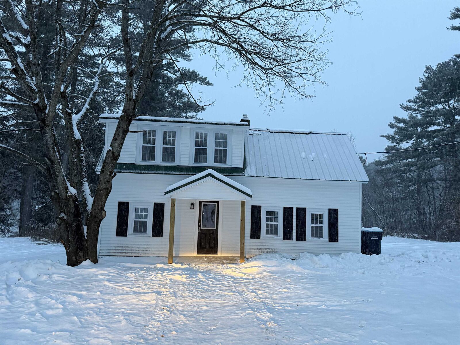 Property Photo: 10 Greenleaf Court NH 03220