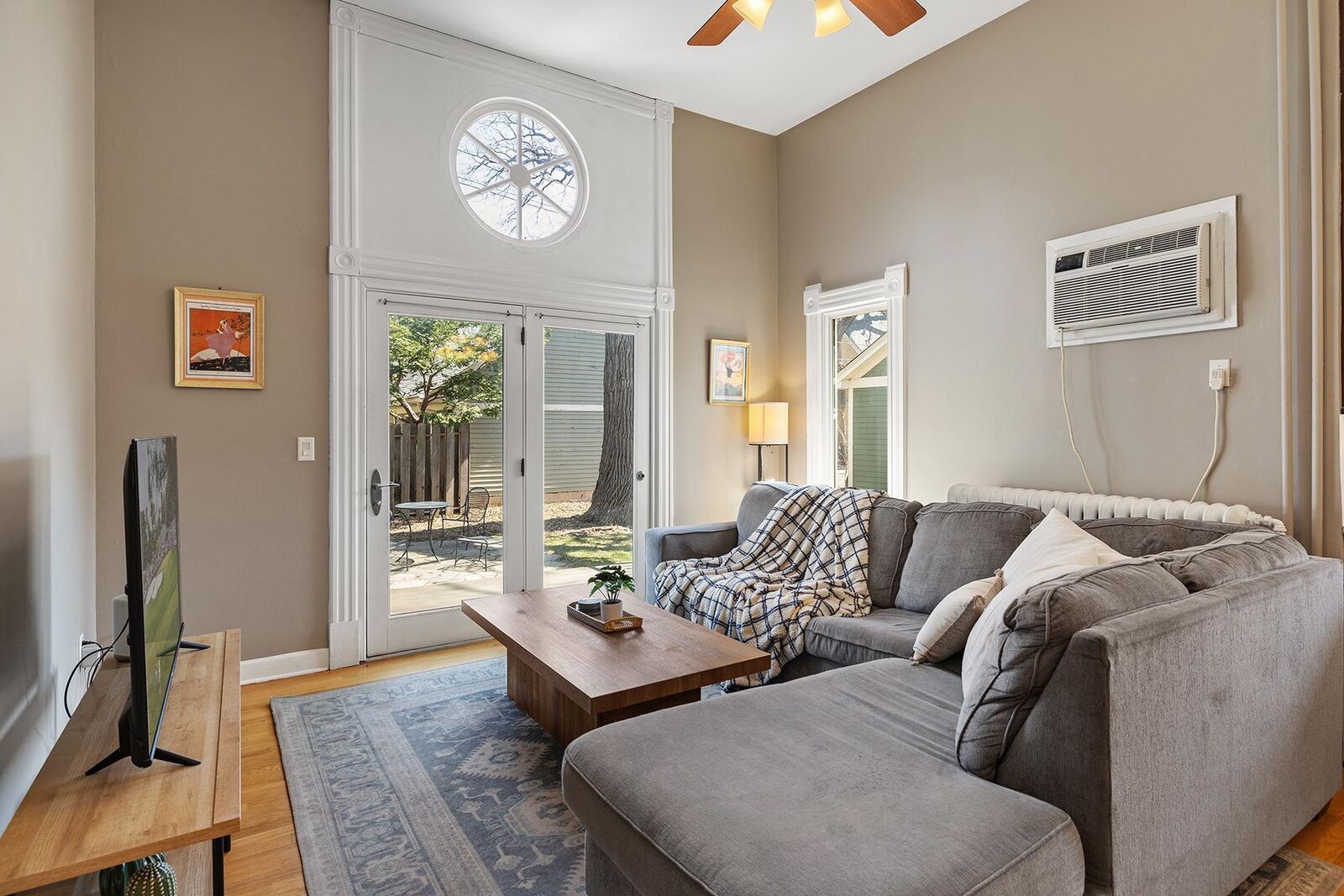 Property Photo:  112 Western Avenue N 4  MN 55102 