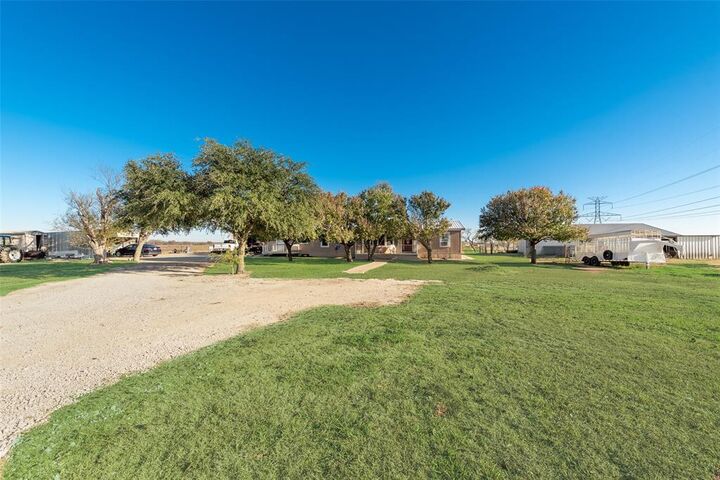 Property Photo: 3510 Cattle Drive TX 76084