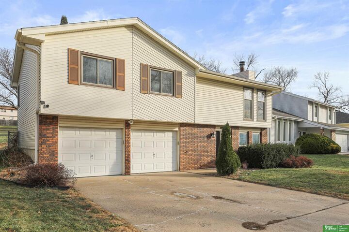 Property Photo: 6023 N 110th Circle NE 68164