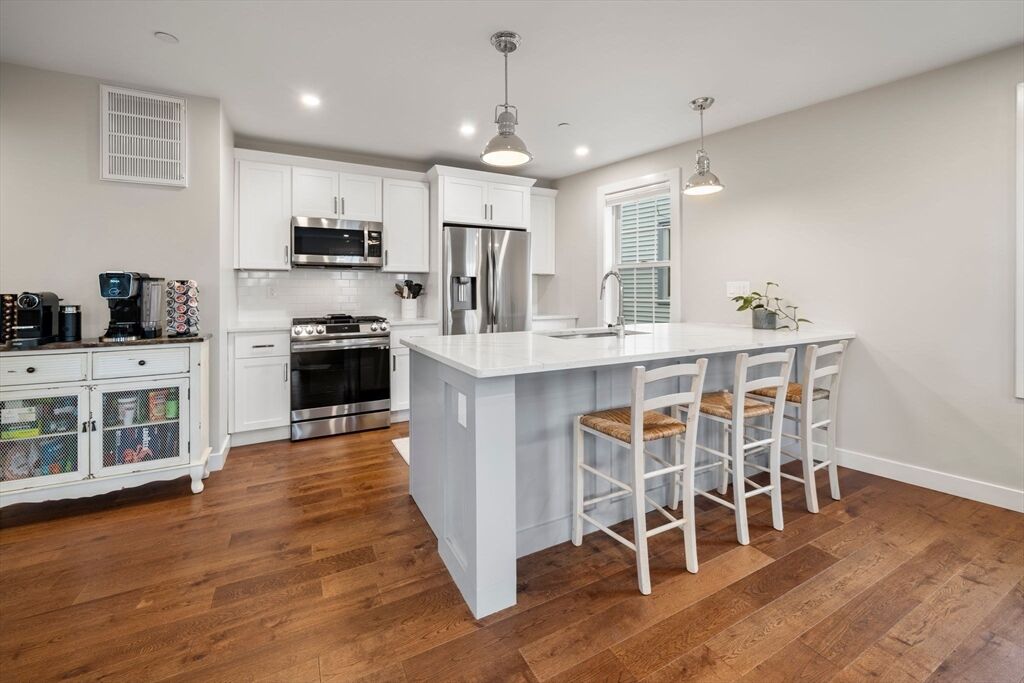 Property Photo:  20 Crestway Road 3  MA 02128 