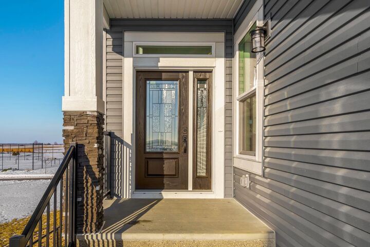 Property Photo: 804 Lakewood Circle AB T0J 1Y0