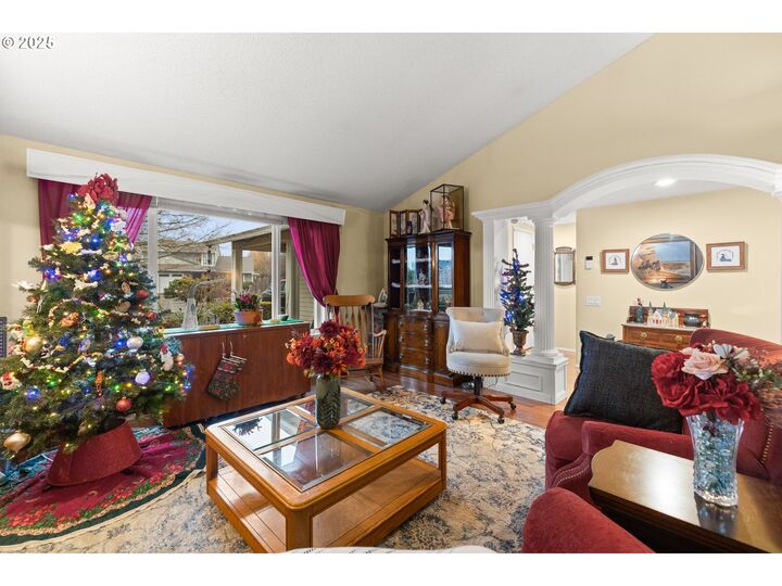 Property Photo: 1811 NE 149th Ave OR 97230