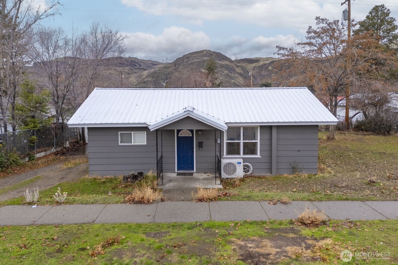 Property Photo:  606  Spruce Street  WA 99116 