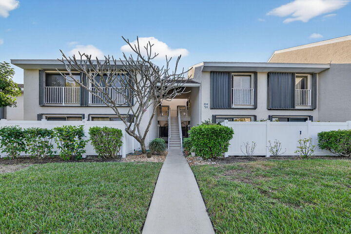Property Photo: 3207 S Lakeview Circle 6-203 FL 34949