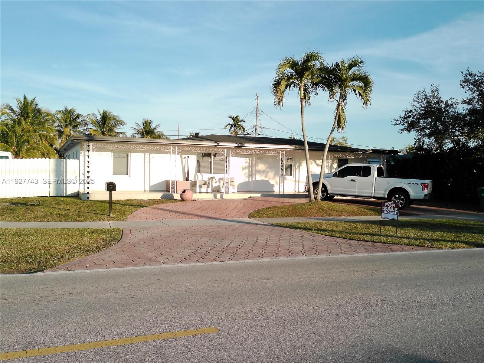 Property Photo:  4805 SW 112th Ave  FL 33165 