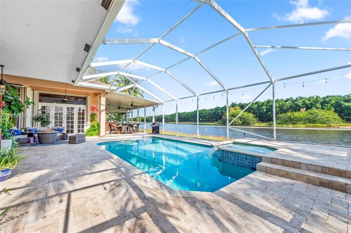 Property Photo:  1470 Victoria Isle Dr  FL 33327 