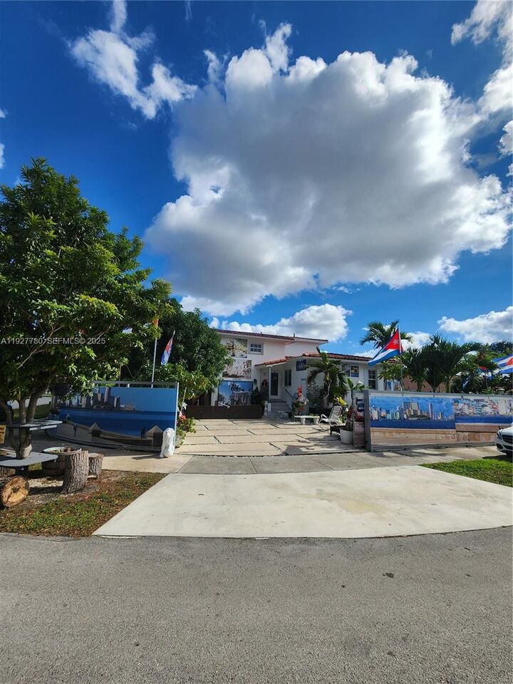1645 SW 83rd Ct  Miami FL 33155 photo