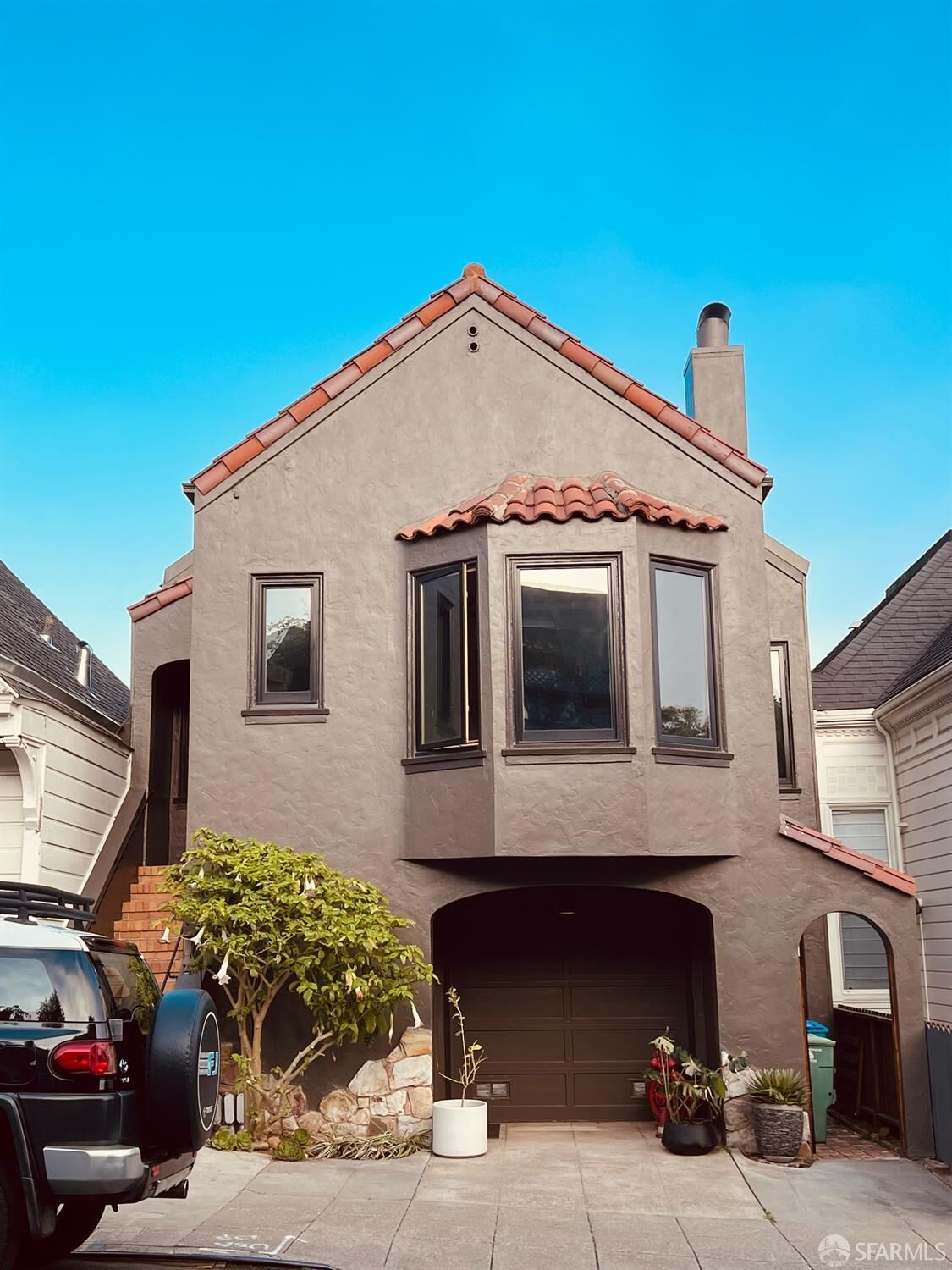 Property Photo: 247 Gates Street CA 94110