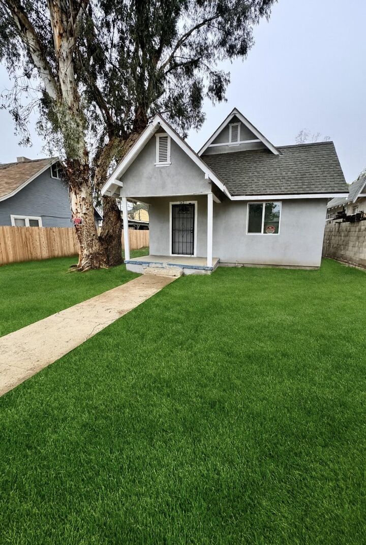 1420 Palm Drive  Bakersfield CA 93305 photo