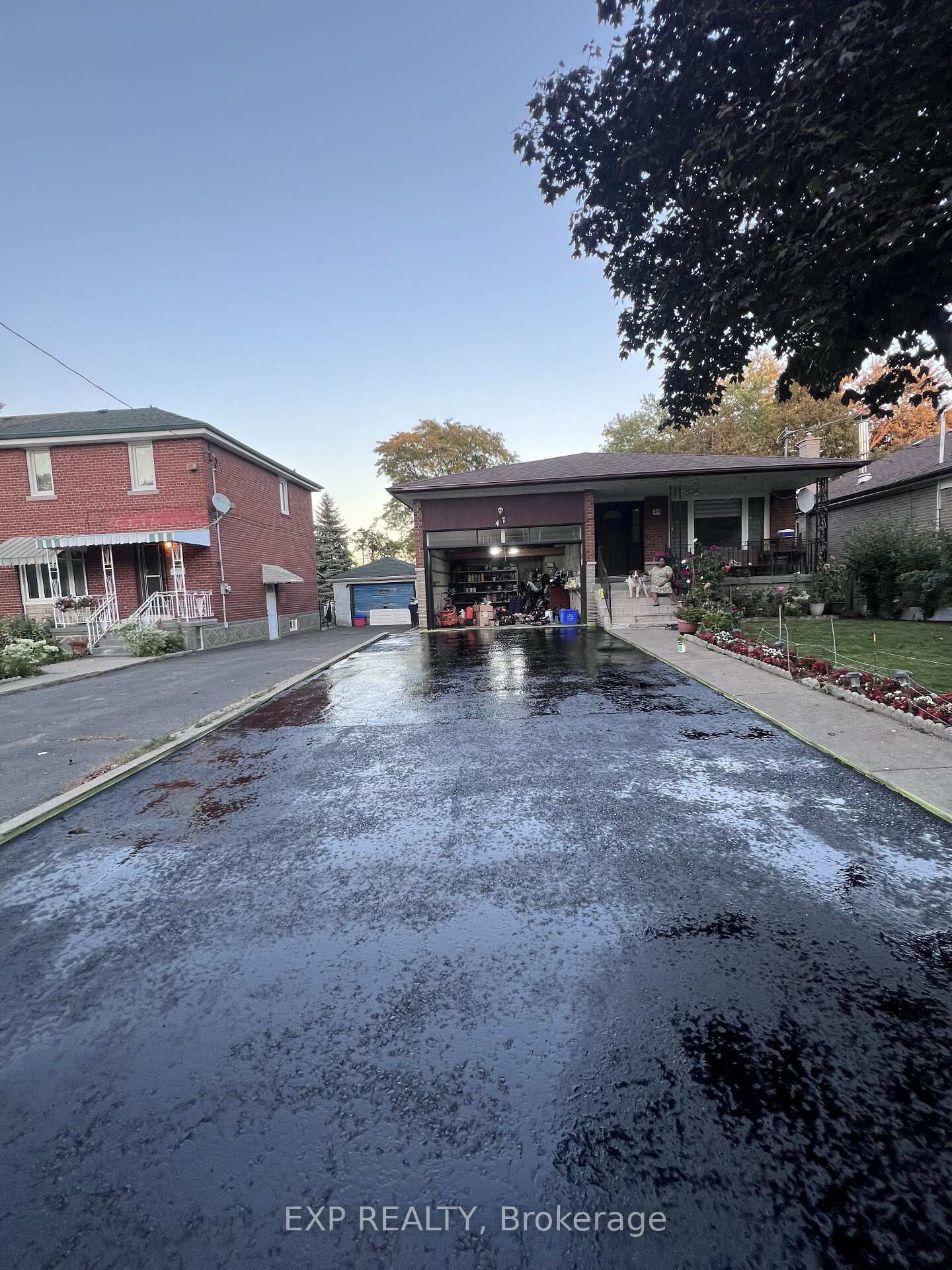 Photo de la propriété: 47 Winter Avenue Bsmt ON M1K 4L9