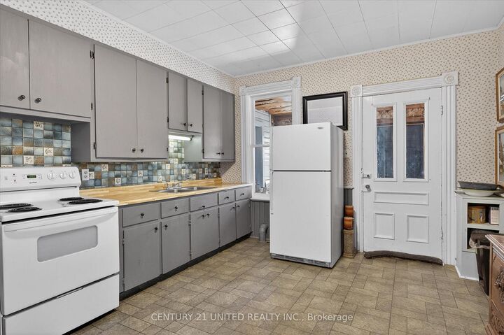 Property Photo:  3 Ann Street  ON K0L 1Z0 