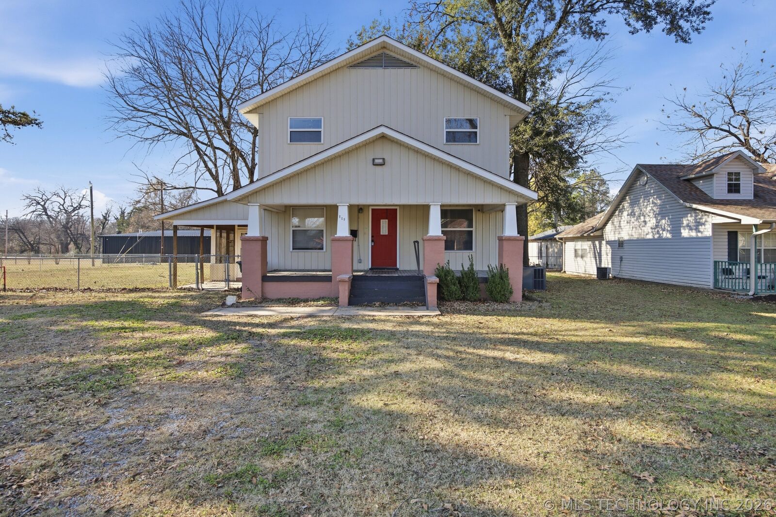 Property Photo:  506 S Delaware Avenue  OK 74447 