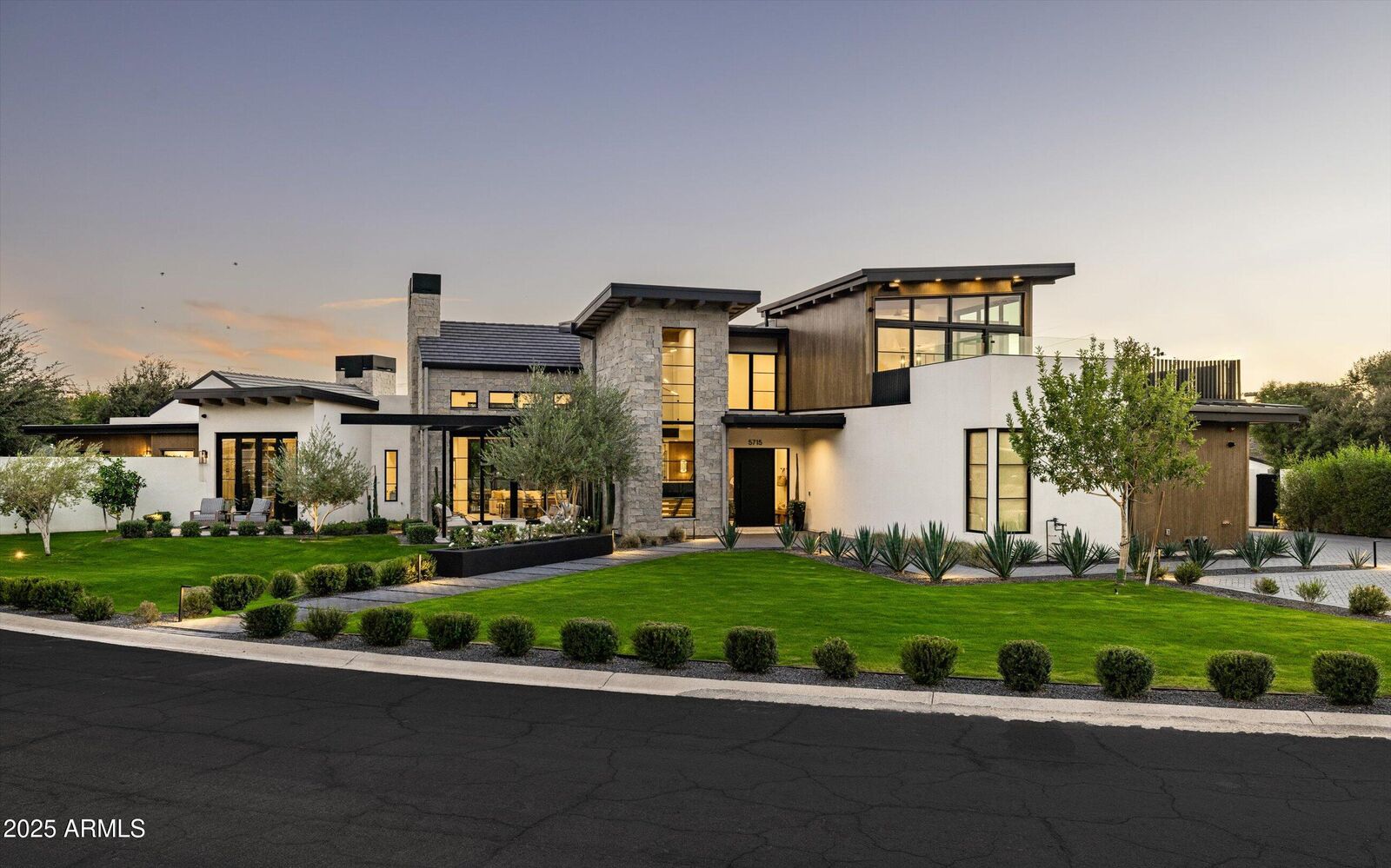 Property Photo:  5715 E Monterosa Street  AZ 85018 