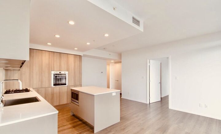 Property Photo: 3809 Evergreen Place 5002 BC V3J 0M1