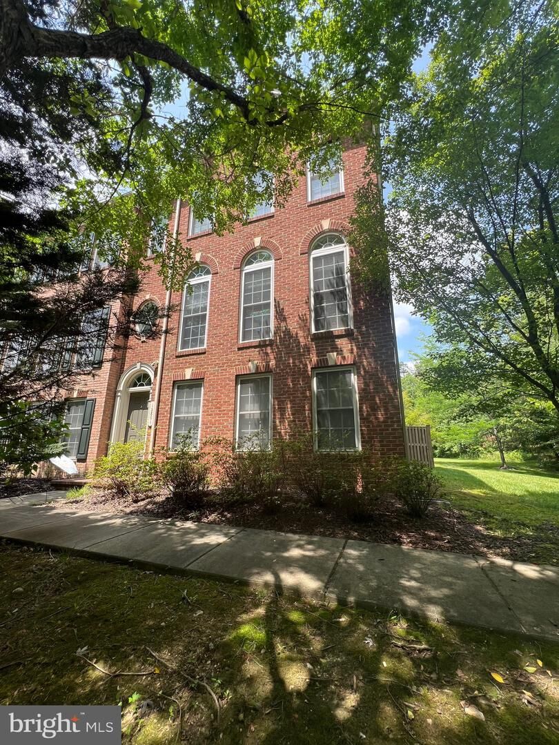 Property Photo: 12801 Half Moon Lane VA 22192