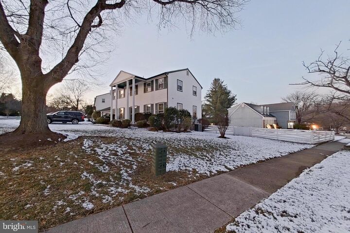 Property Photo:  11114 Lake Arbor Way  MD 20721 