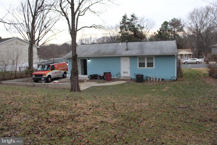 Property Photo:  4611 Kenwood Drive  VA 22193 