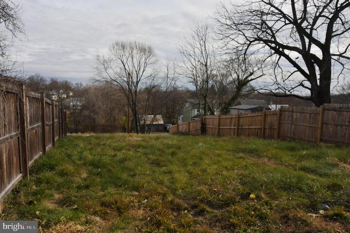 Property Photo: 122 - 124 S High Street WV 25404