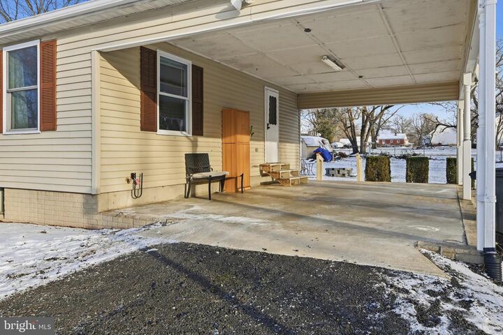 Property Photo:  25 S Berlin Pike A  VA 20180 