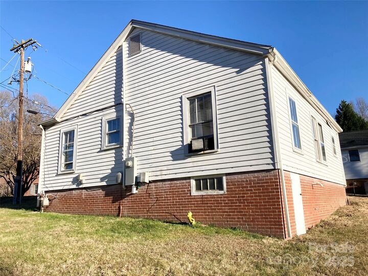 Property Photo: 227 Nesbit Drive NC 28147