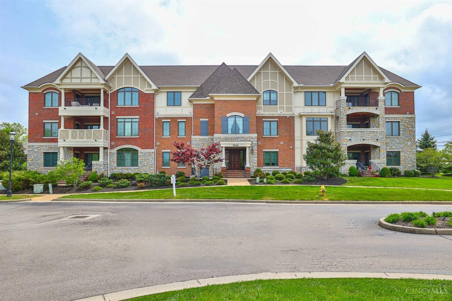 Property Photo:  9506 Park Manor Boulevard  OH 45242 