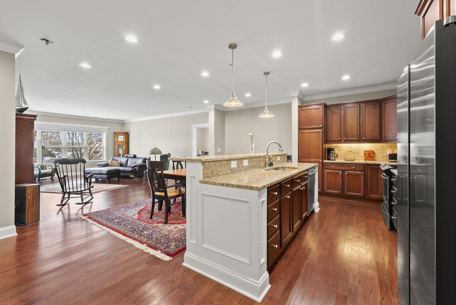 Property Photo:  3175 Tremont Road  OH 43221 