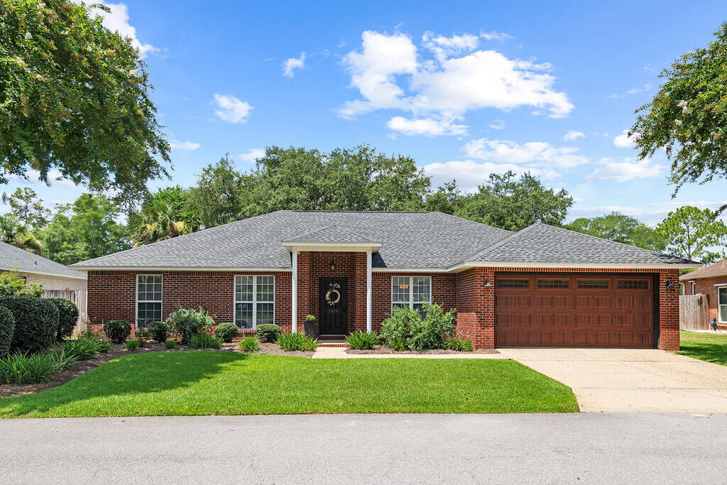 Property Photo:  1614 Myrtlewood Lane  FL 32578 