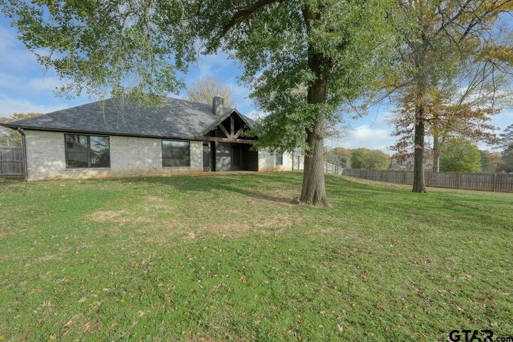 Property Photo: 12109 Oak Grove TX 75771