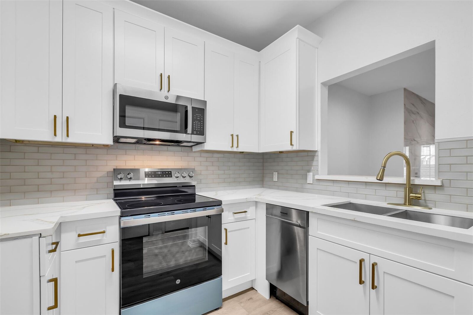 Property Photo: 4900 Floyd Street 10 TX 77007