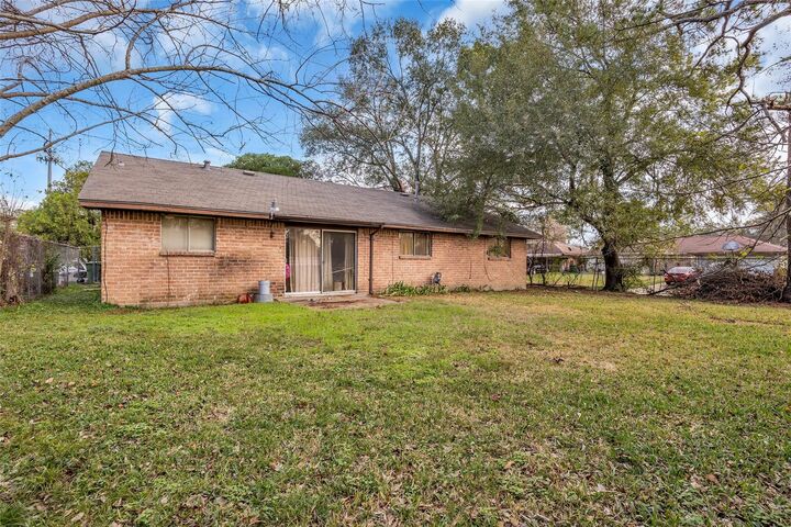 Property Photo:  4903 Connorvale Road  TX 77039 