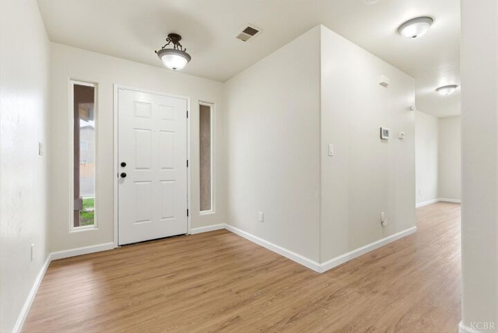 Property Photo: 1975 W Tudor Lane CA 93230