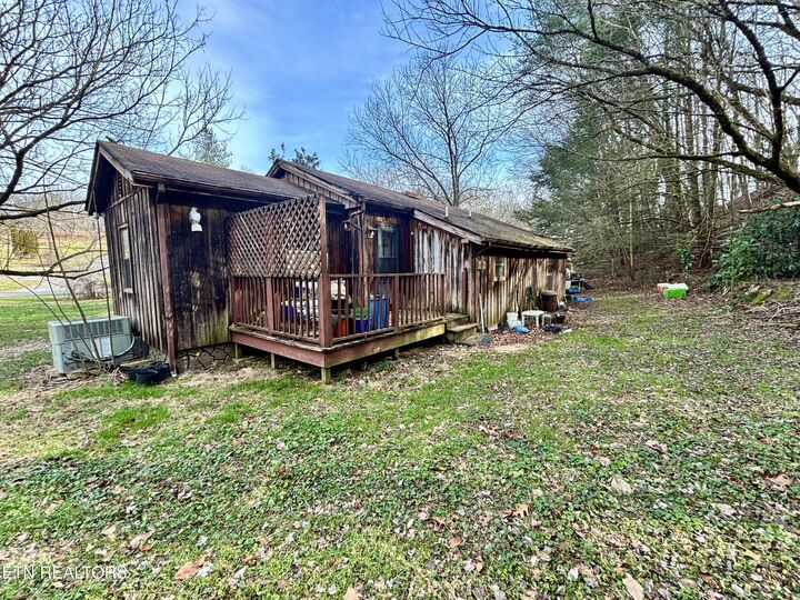 Property Photo:  211 Cates Rd  TN 37854 