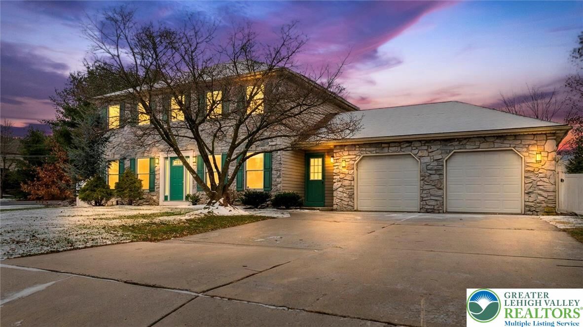 Property Photo:  5770 Fresh Meadow Drive  PA 18062 