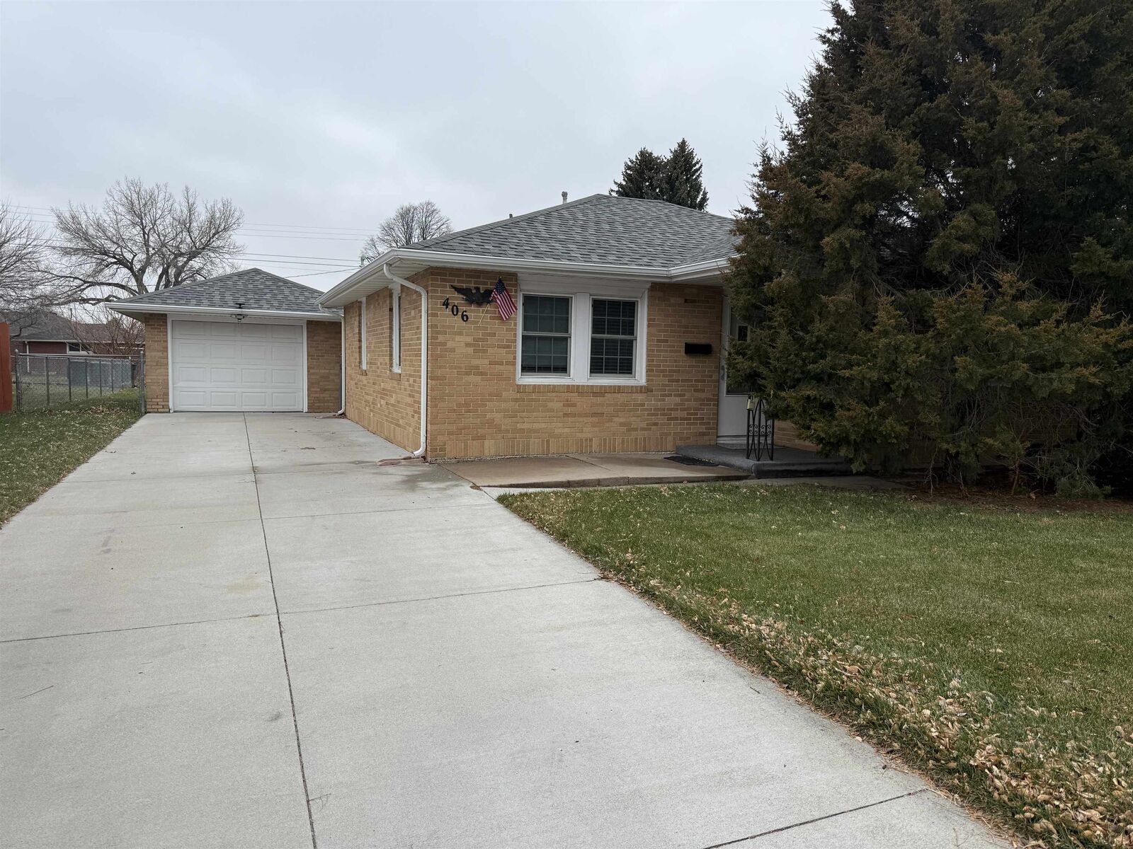 Property Photo:  406 W Philip Ave  NE 69101 