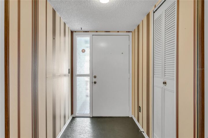 Property Photo: 820 Ambassador Loop FL 33613