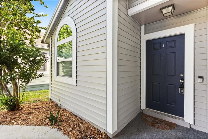 Property Photo: 3003 Weymouth Court FL 32703