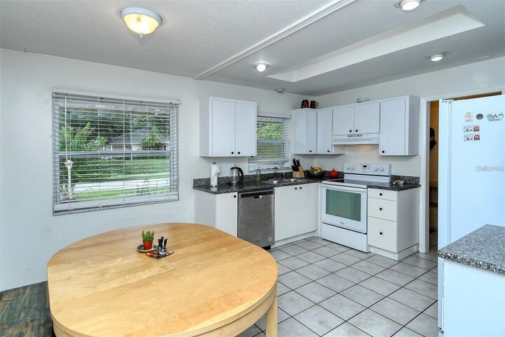 Property Photo: 4414 Longford Drive FL 34232