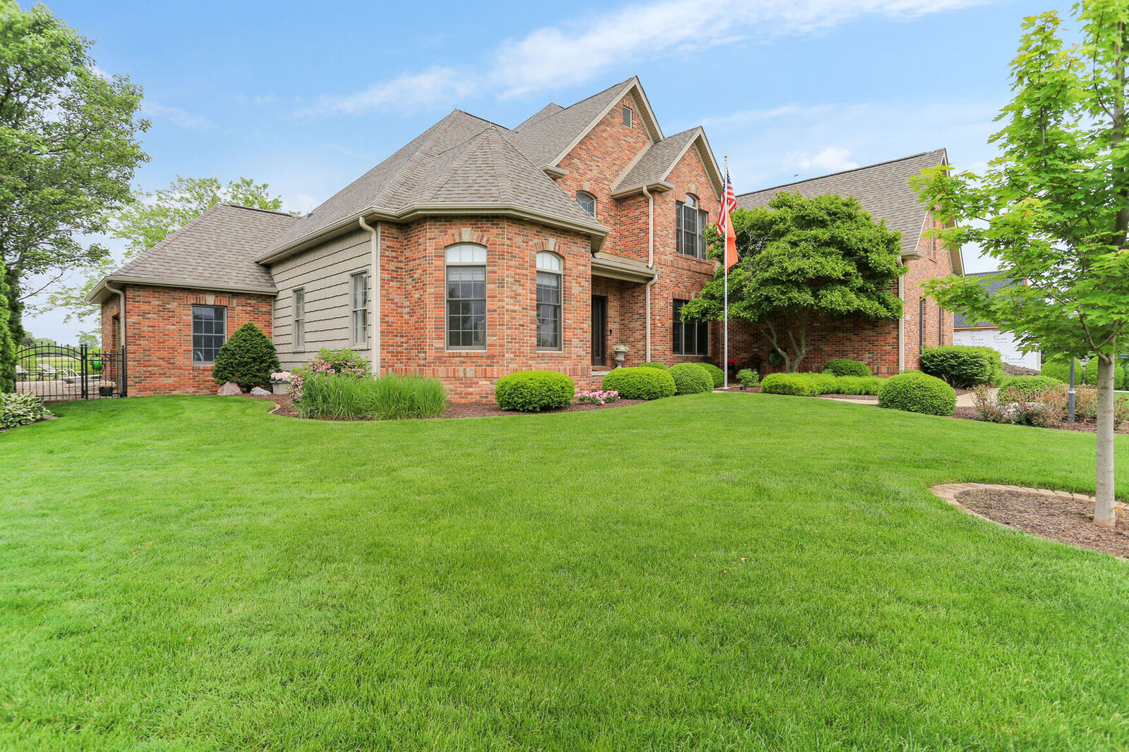 Property Photo:  2602 Castlerock Drive  IL 61802 