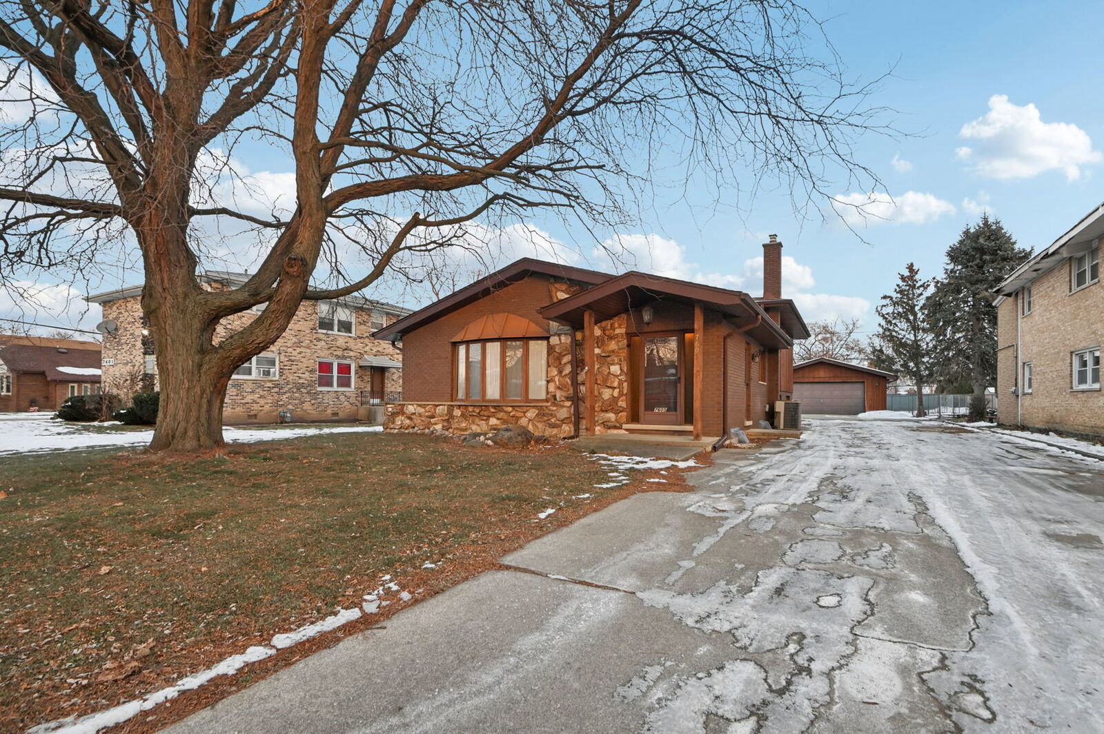 Property Photo:  7605 Banks Street  IL 60458 