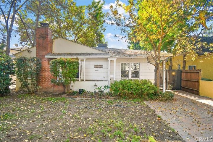 Property Photo: 14248 Friar St CA 91401