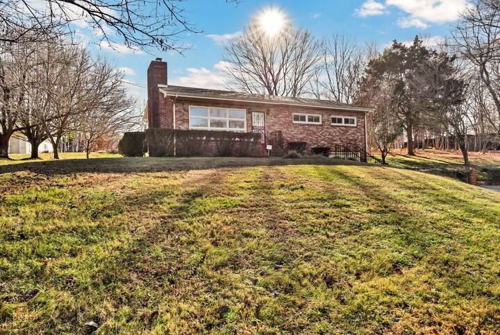 Property Photo:  780 Rossview Rd  TN 37043 