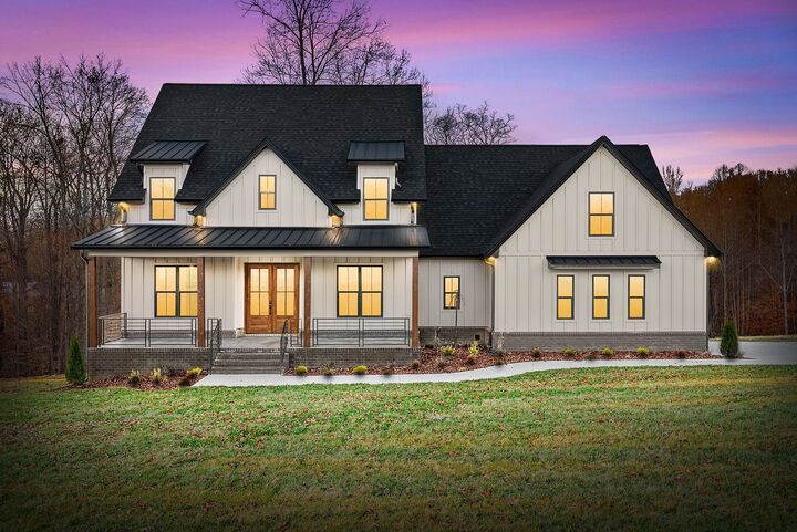 Property Photo: 1319 Shady Grove Rd TN 37043