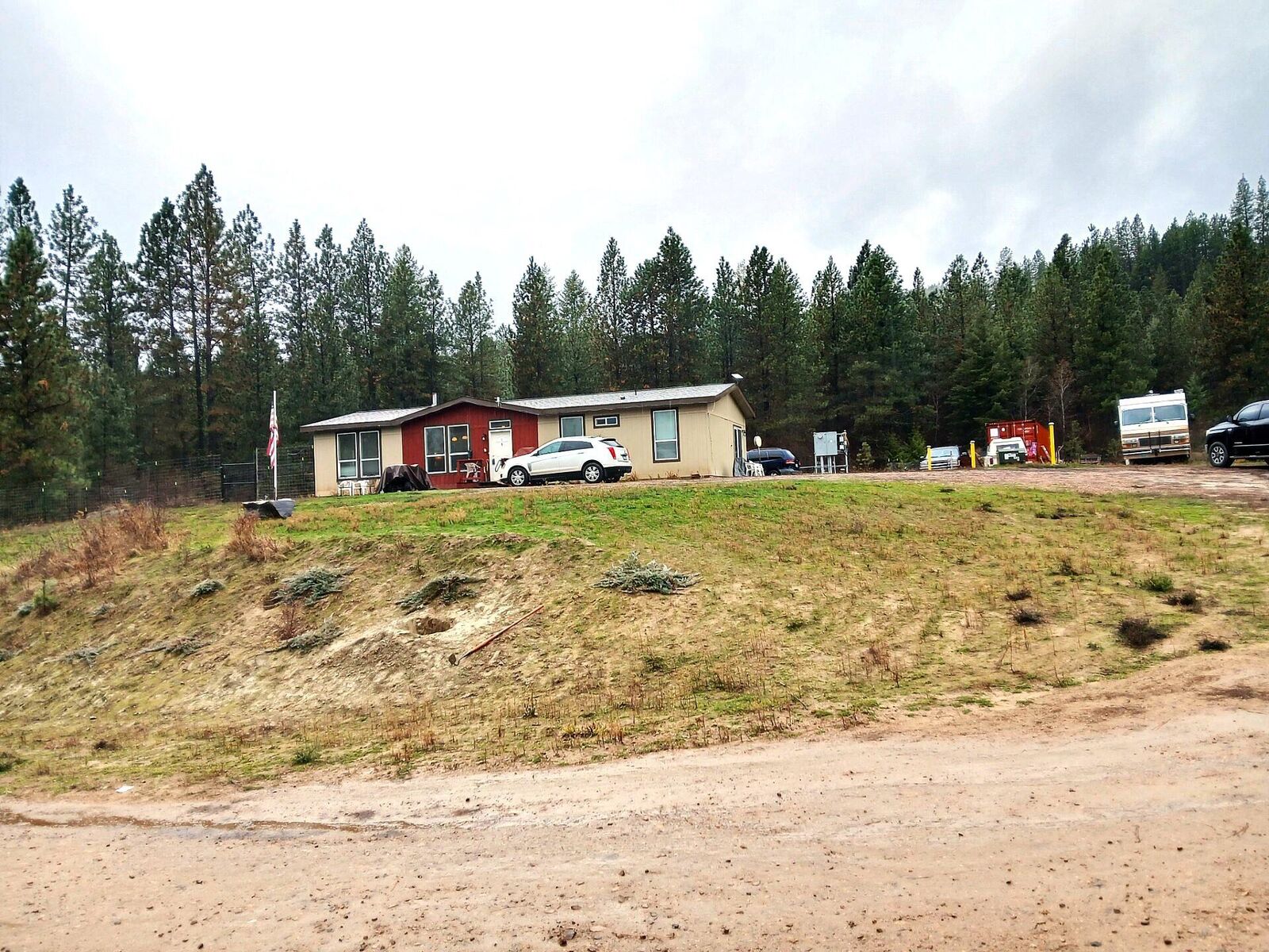 Property Photo:  30 Grandlouis Rd  WA 99141 