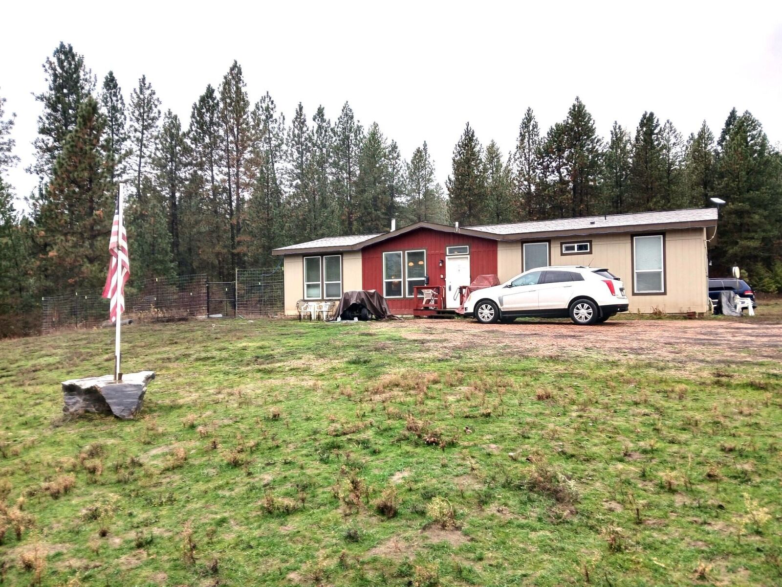 Property Photo:  30 Grandlouis Rd  WA 99141 