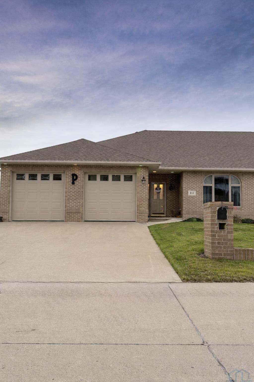 Property Photo:  854 Springbrook  IA 51024 