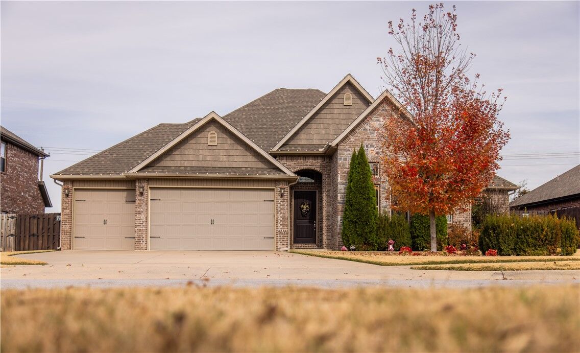 Property Photo:  5805 W Murfield Drive  AR 72758 