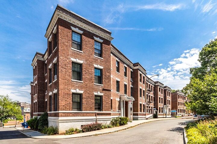 Property Photo:  30 Kinross Rd 1  MA 02135 