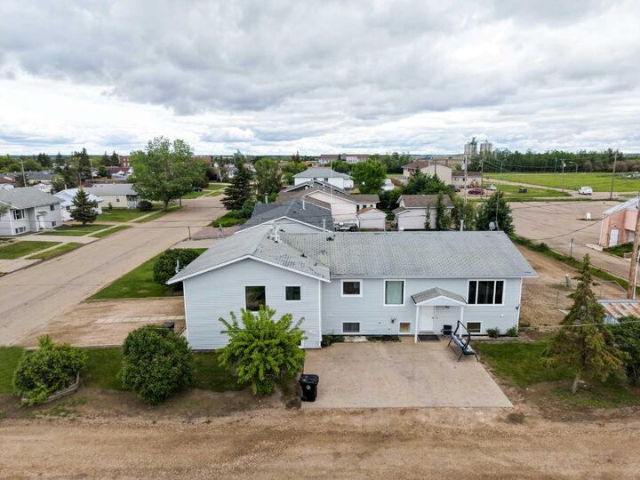 Property Photo: 1 3 Avenue SE All AB T0H 1M0