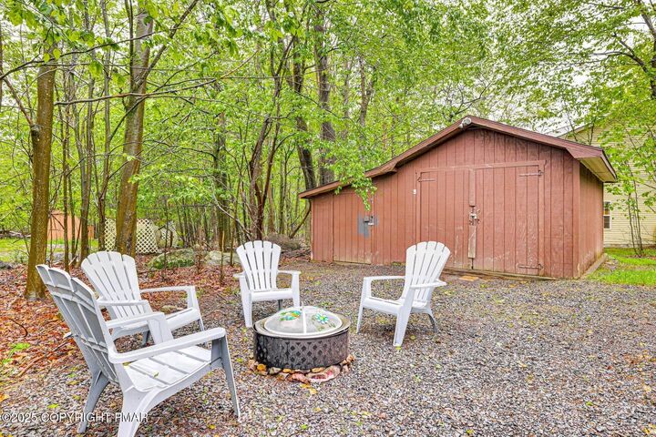 Property Photo: 5263 Glen Terrace PA 18466